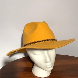 GOLD HAT ADJUSTABLE FIT